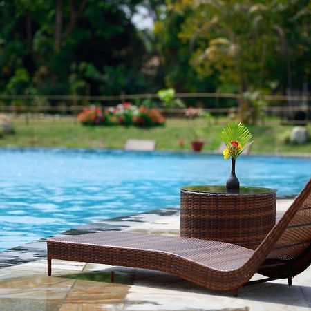 Jungle Villa Resort Chitwan Esterno foto