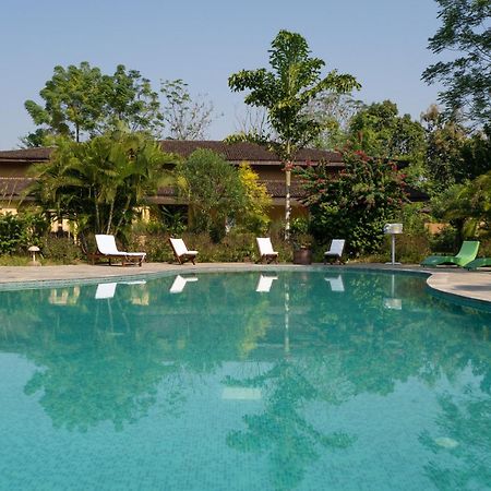 Jungle Villa Resort Chitwan Esterno foto