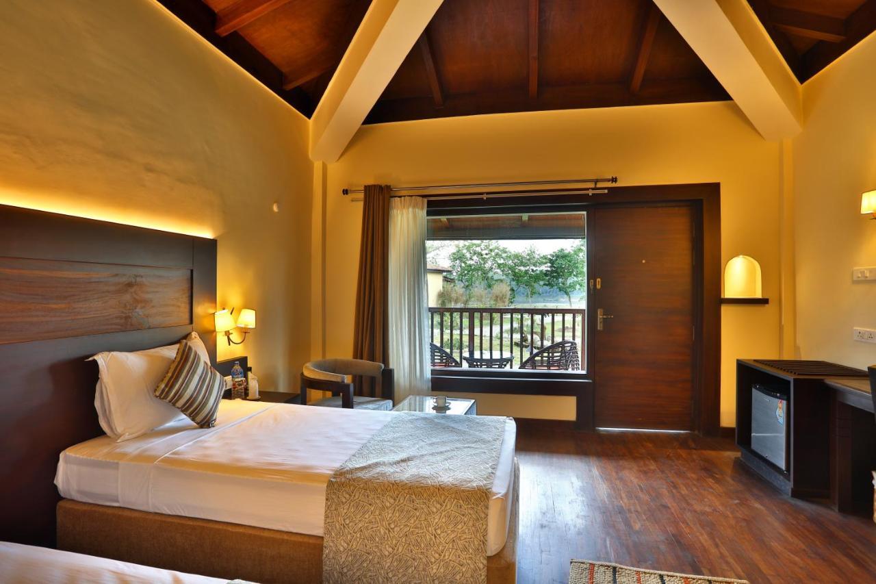 Jungle Villa Resort Chitwan Esterno foto