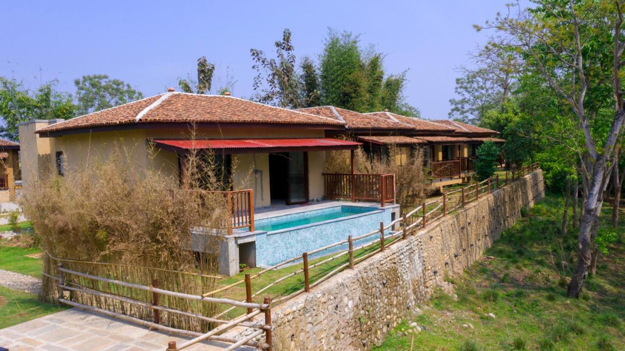 Jungle Villa Resort Chitwan Esterno foto