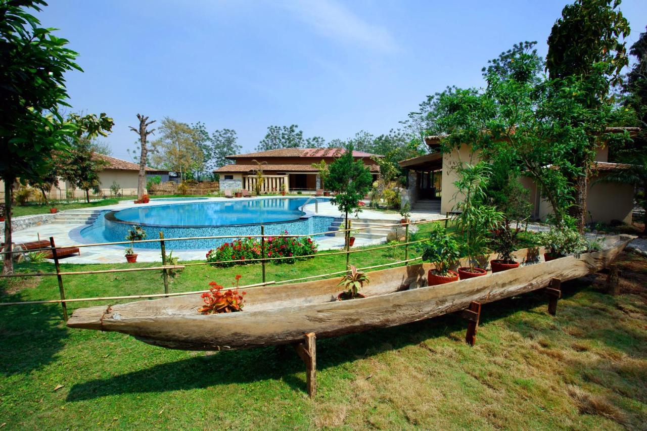 Jungle Villa Resort Chitwan Esterno foto