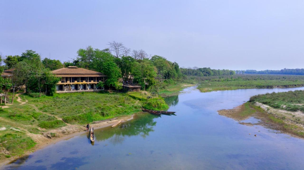 Jungle Villa Resort Chitwan Esterno foto
