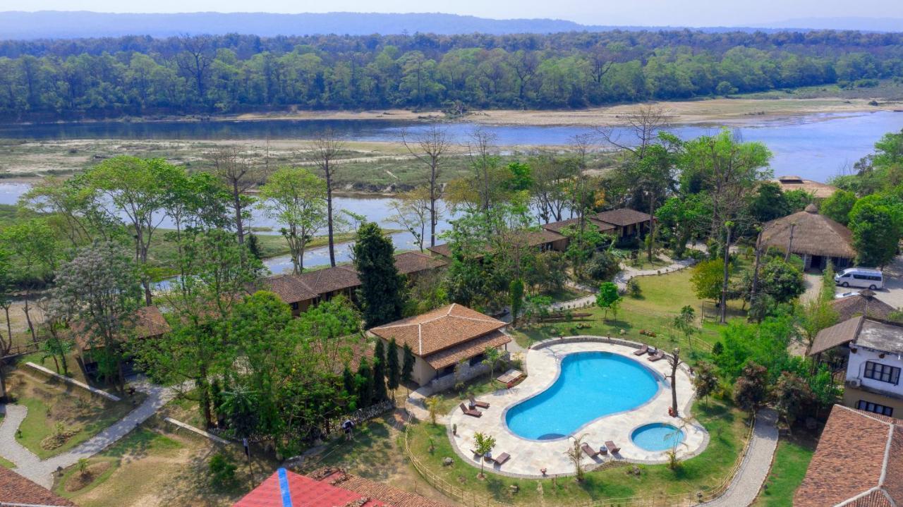 Jungle Villa Resort Chitwan Esterno foto