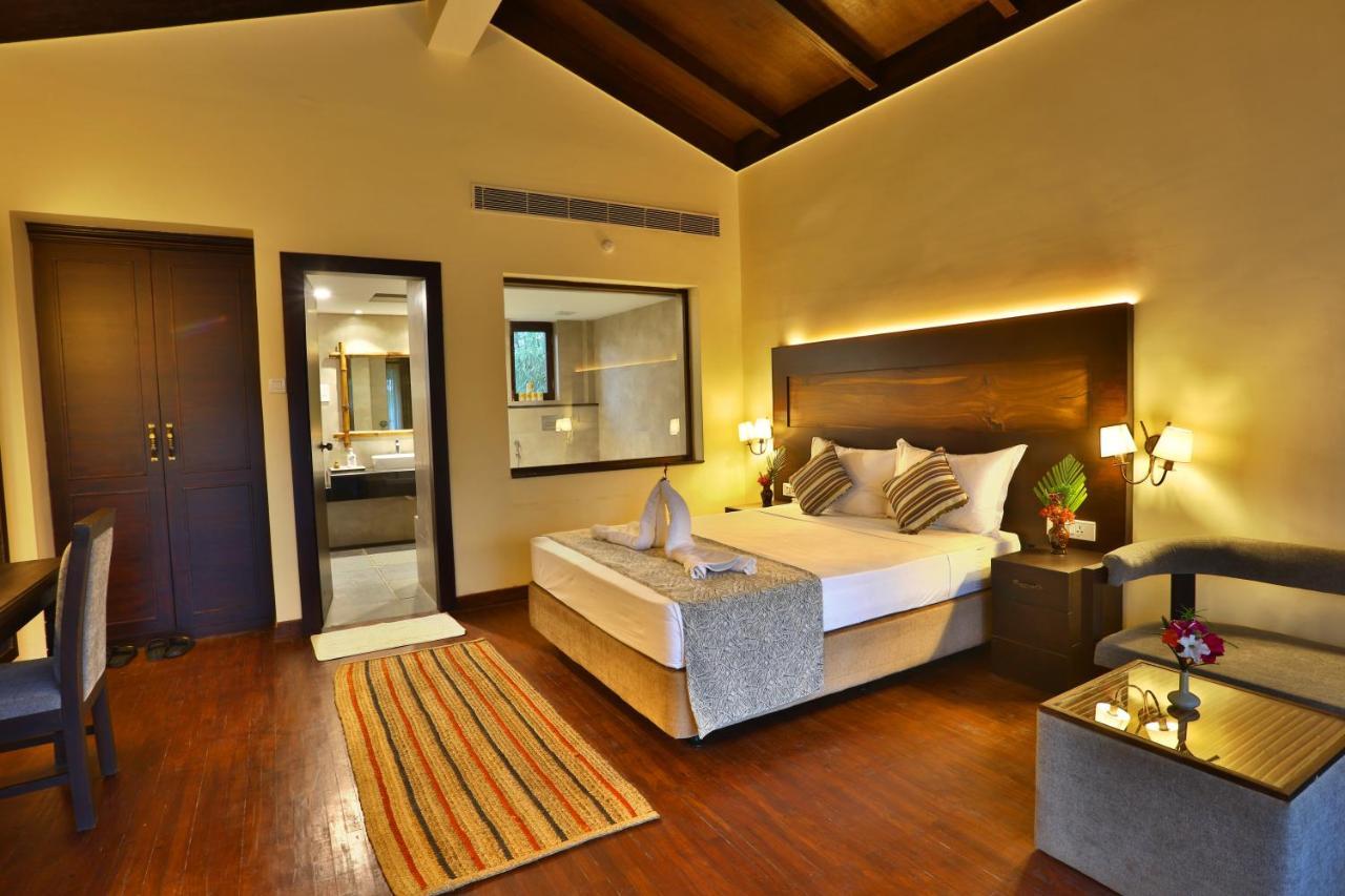 Jungle Villa Resort Chitwan Esterno foto