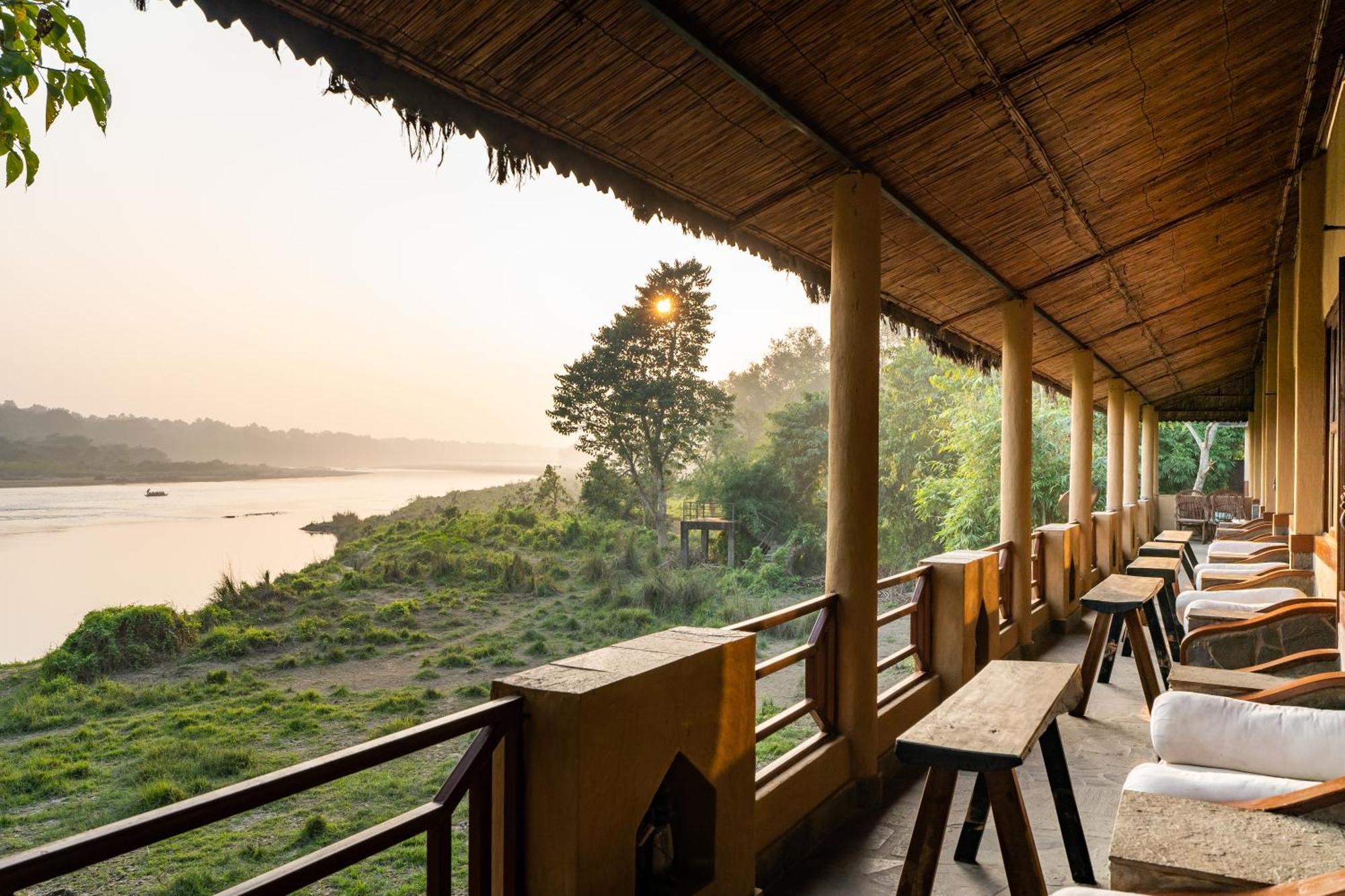 Jungle Villa Resort Chitwan Esterno foto