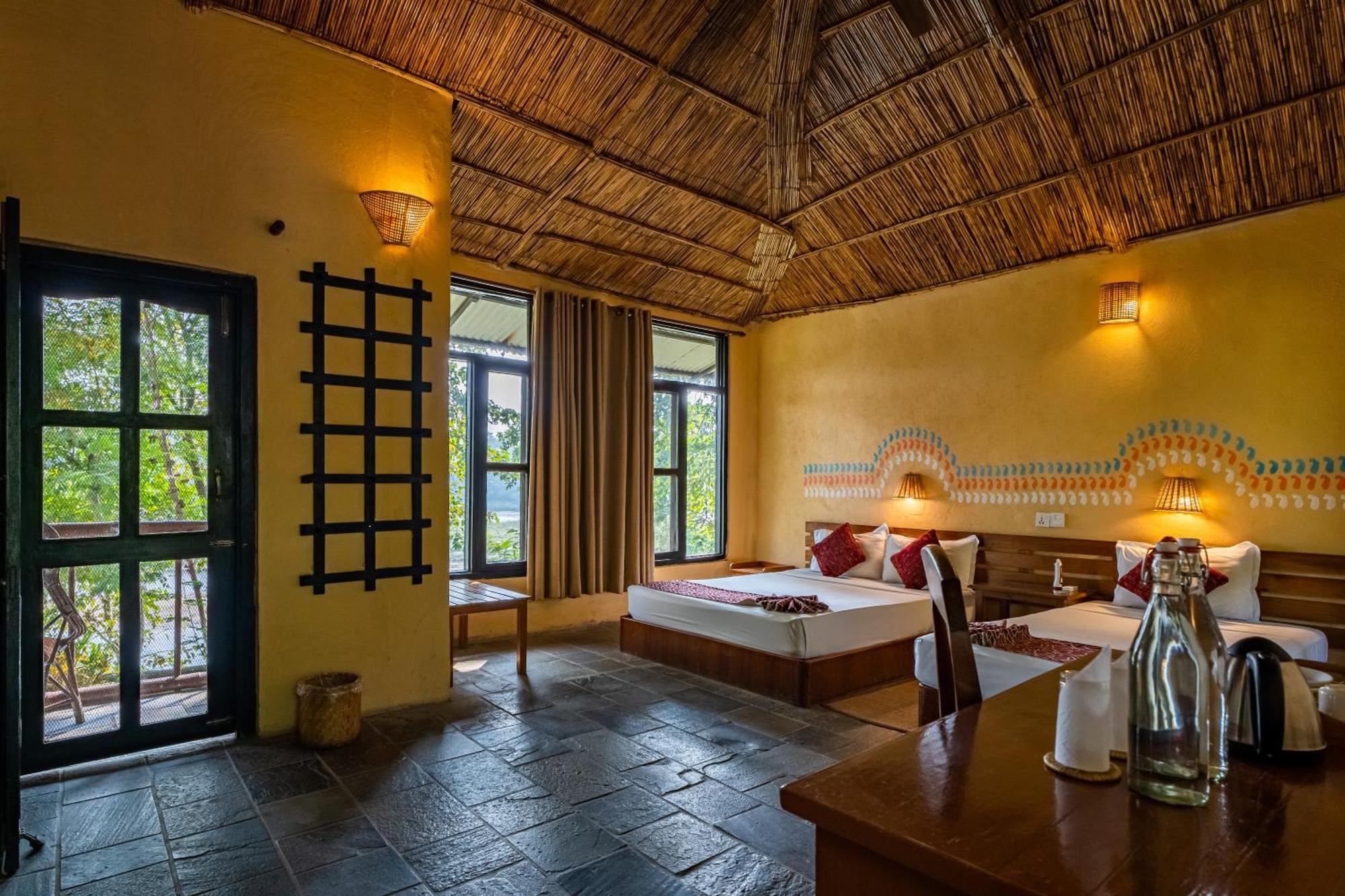 Jungle Villa Resort Chitwan Esterno foto